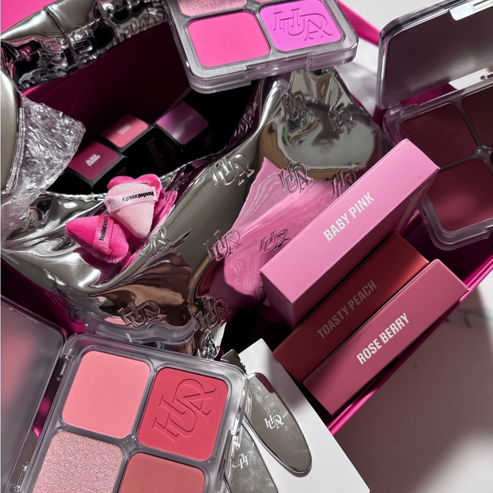 Huda Beauty -entire PR blush line plus bag and cream blushes and accessories - Picture 3 of 3